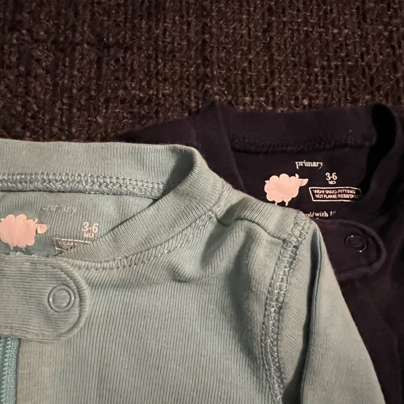 2 onesies bundle⭐️ - Picture 2 of 2